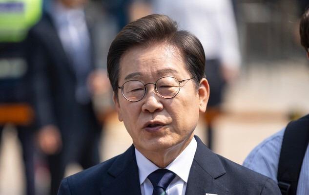 李在明：“确信李俊锡将与金文洙合并”李在明候选人当天在自己的Facebook上写