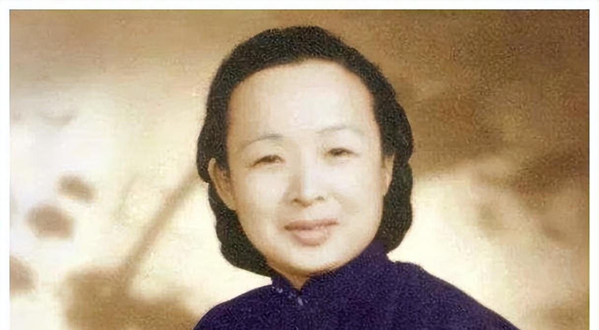 1949年，谢晋元遗孀带着丈夫的几十个老部下在街头流浪，无奈之下给陈毅写信求助，