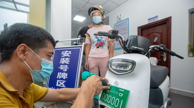 电动车6月上路注意：交警严查“2无4违规”，提前了解，以免处罚