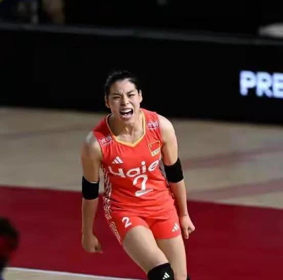 中国女排的闪耀之星——
庄宇珊，22岁，1.84米，74公斤，扣球高度3.05