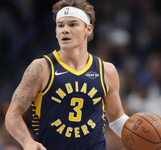 印第安纳步行者队将裁掉后卫马克-麦克朗。
麦克郎上周与步行者签下了一份多年期、无