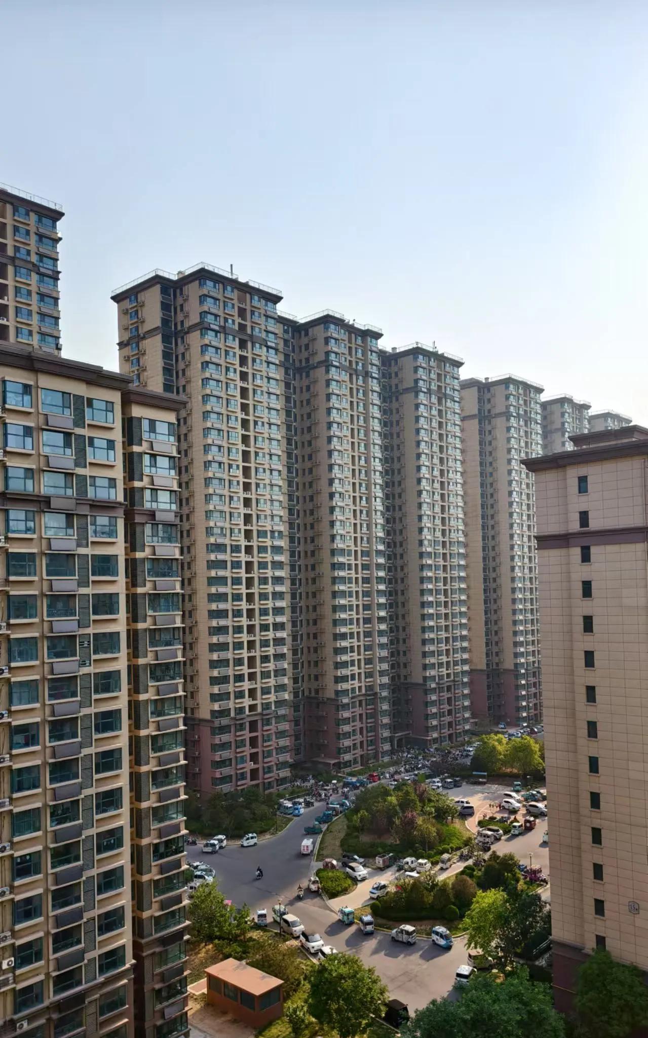 五年以后，现在一套200万的房子能值多少钱？
还真不好说，要是北上广深的核心地段