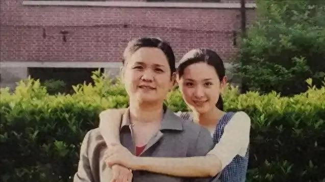 郭晓东回武汉丈母娘家，岳母给他熬藕汤，程莉莎娘家优渥住大别墅