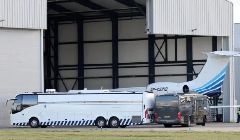 押送杜特尔特的尾号为RP-C5219飞机属于私人飞机，是被菲律宾小马科斯政权租用