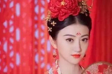 857年，唐宣宗看中了新科进士王徽，想招他为驸马。王徽赶紧跑到宰相面前，一把鼻涕