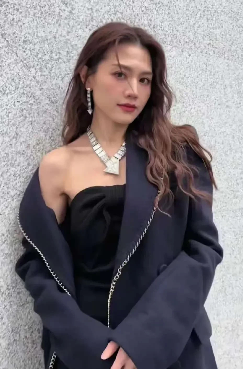 李家诚为何不放手周秀娜











惊天大秘密！豪门阔少李家诚已婚，却