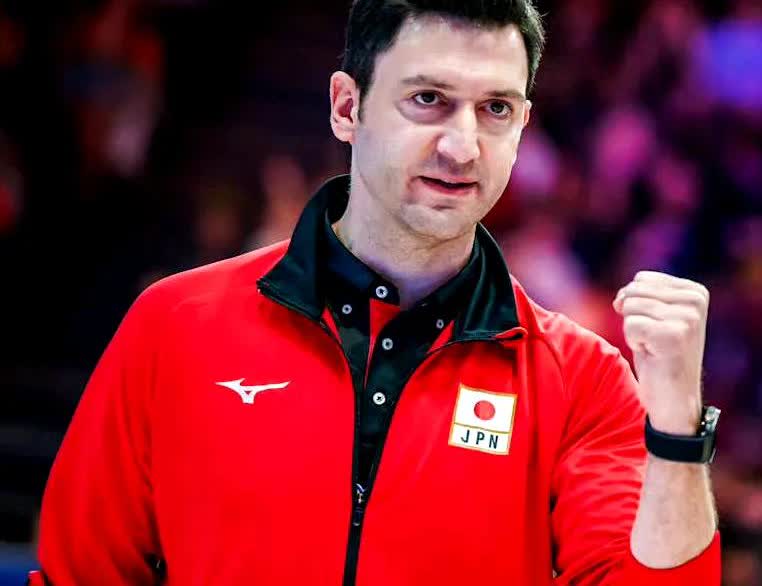 日本女排主教练曾透露，一直想着总决赛对付中国队呢[捂脸]
日本主教练说，在分站