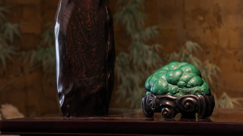 一炉孔雀石，半室古茶香