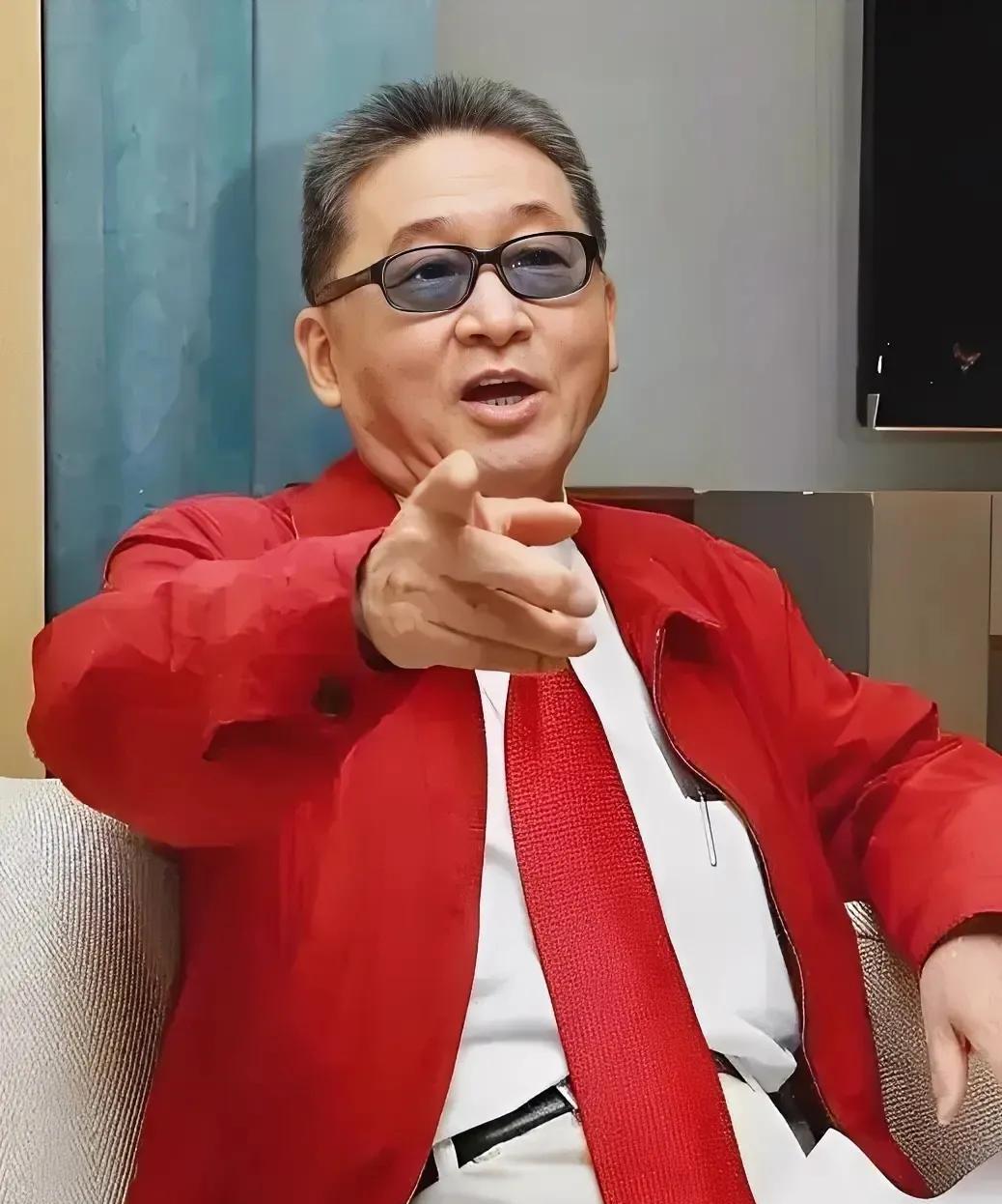李敖的两句话，现在全都应验了。
社会中的很多现象你要是看不懂。请仔细拜读一下李敖