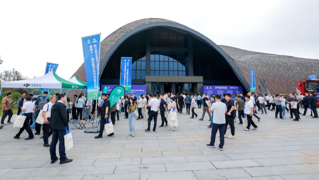 顺平特产亮相农服盛会 产销对接促进产业发展