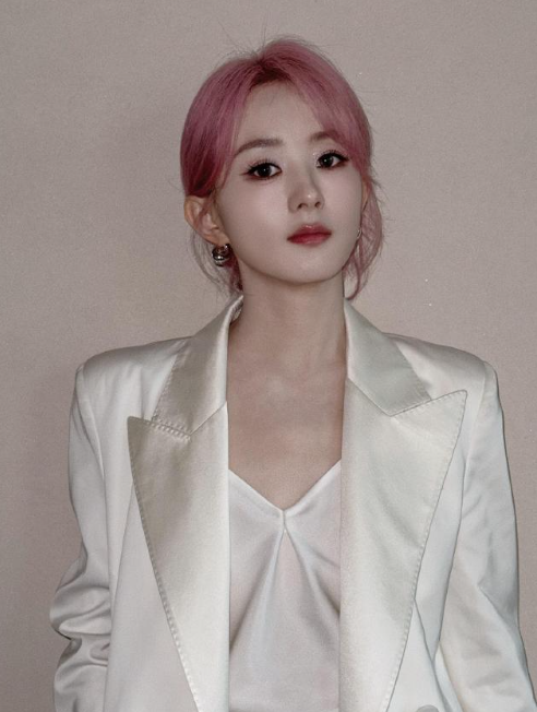 赵丽颖的粉粉妆造，还是很绝的