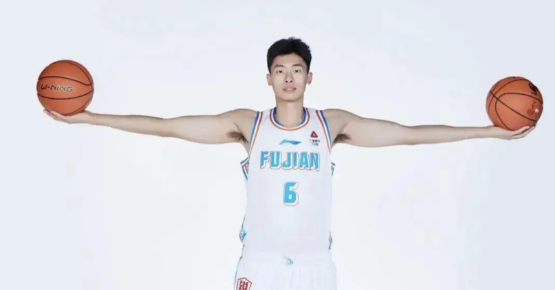 祝铭震都能顶薪！福建男篮仅用B类合同就想留住邹阳！

新秀合同到期的邹阳迟迟未能