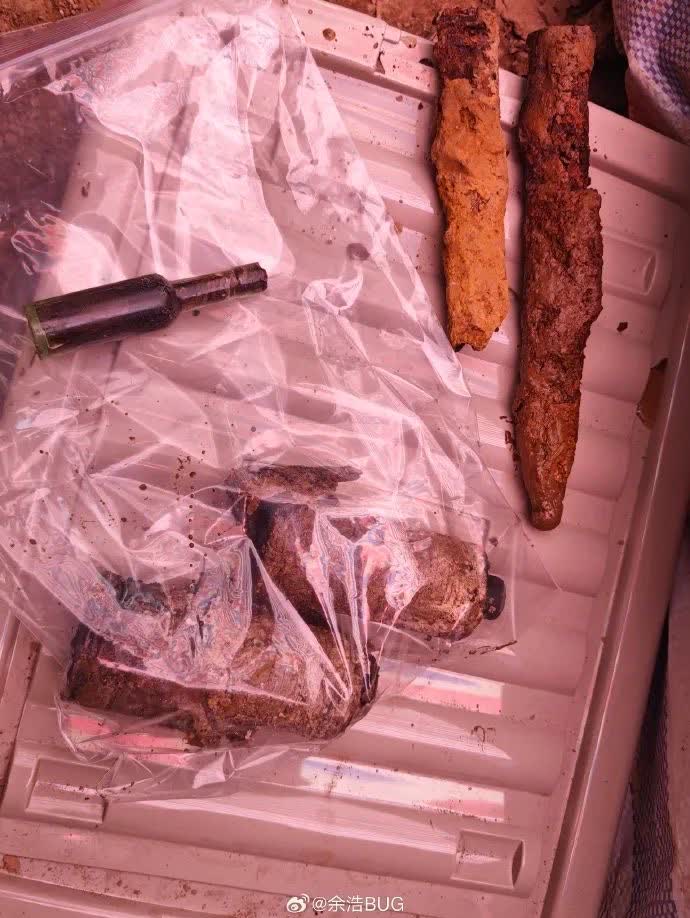 近日，中国蓝新闻发布的一则视频引发广泛关注，其称在河南一枯井发现了近百名烈士遗骸