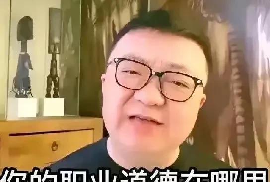 【“李璇，你就是无良媒体的代表”】
董路急了，谈起中国男足，讲到伤心处，董路直言