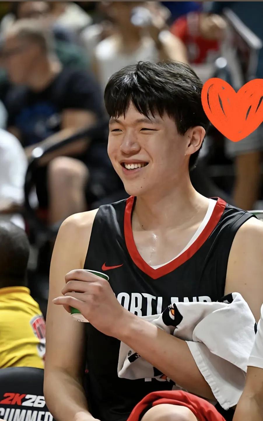 这次交学费，下次再亮剑！
18岁的杨瀚森在NBA夏联！面对火箭队一群矮壮内线的