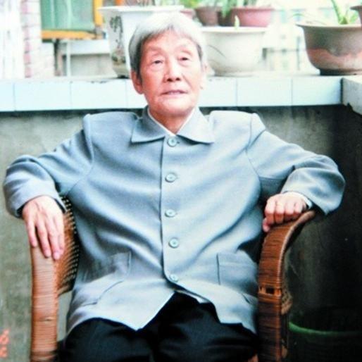 1949年，渣滓洞监狱中，盛国玉在枪声响起前倒地假装身亡。



重庆垫江县走出