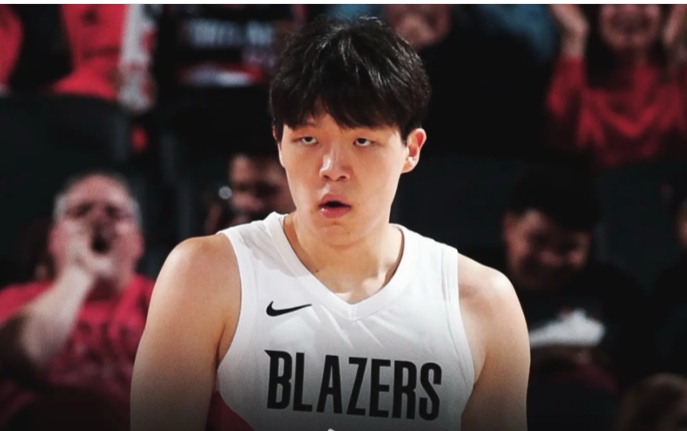 那一波8-0后换下杨翰森有什么问题？
一上来就被迪克背后空切拿两分，一个三秒，一