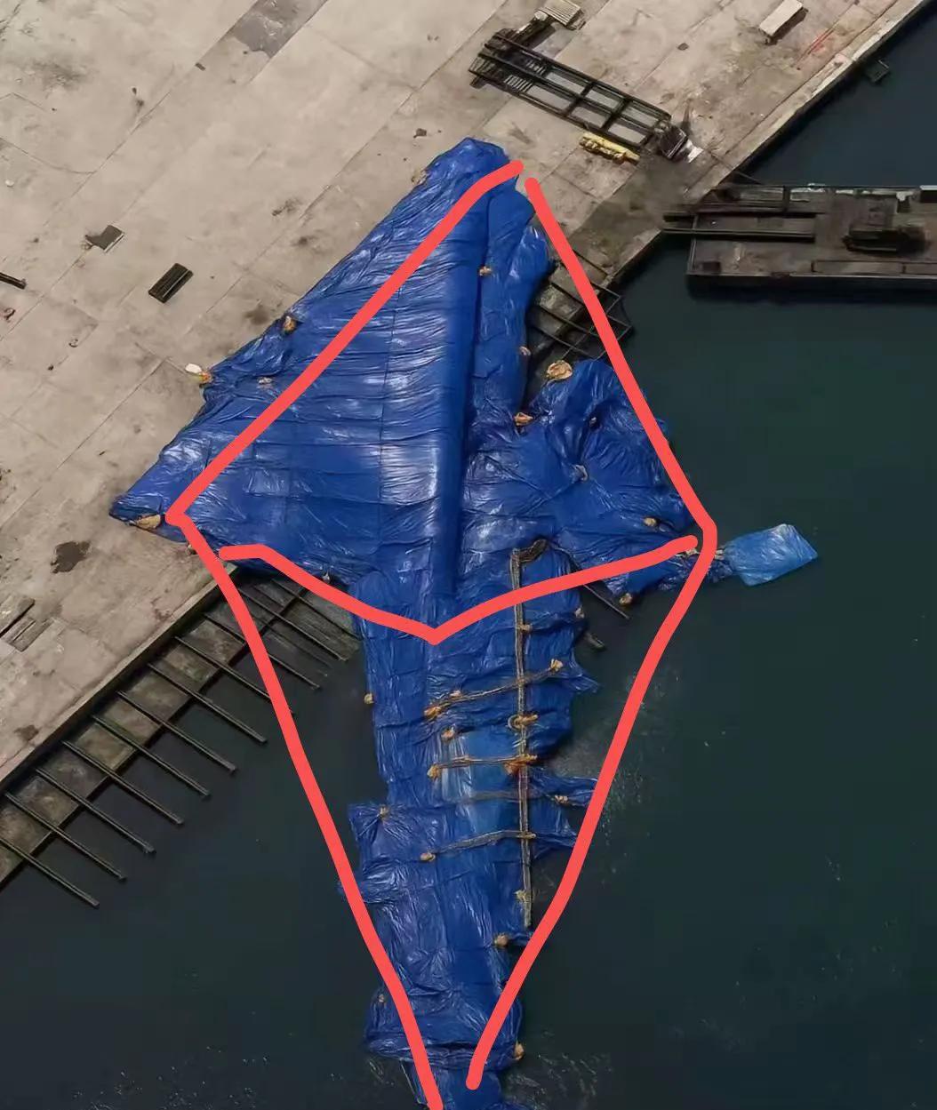 朝鲜因新建驱逐舰在下水过程中发生事故，拘留了包括清津造船厂高层在内的3名责任人。