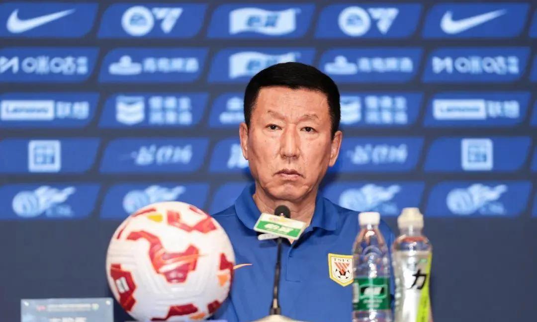 山东泰山难了！目前已经0-1落后蓉城了！如果泰山出局，应该会加速崔康熙下课！这样