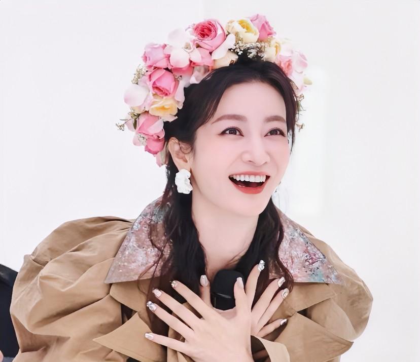 李晟这人，
不查不知道，一查直接把我惊呆了！
怪不得李晟在浪姐里唱跳全能，原来李