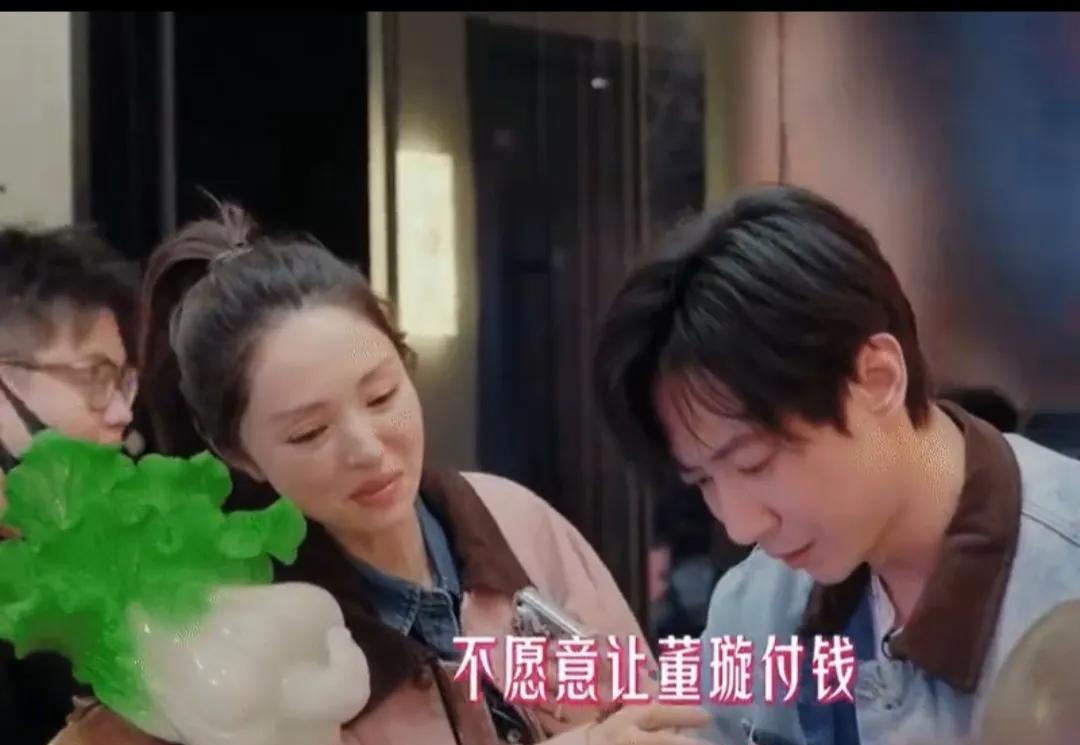 董璇给所有女人都提了个醒，
真的不要找不成熟的人当老公，
特别是找小9岁的弟弟，