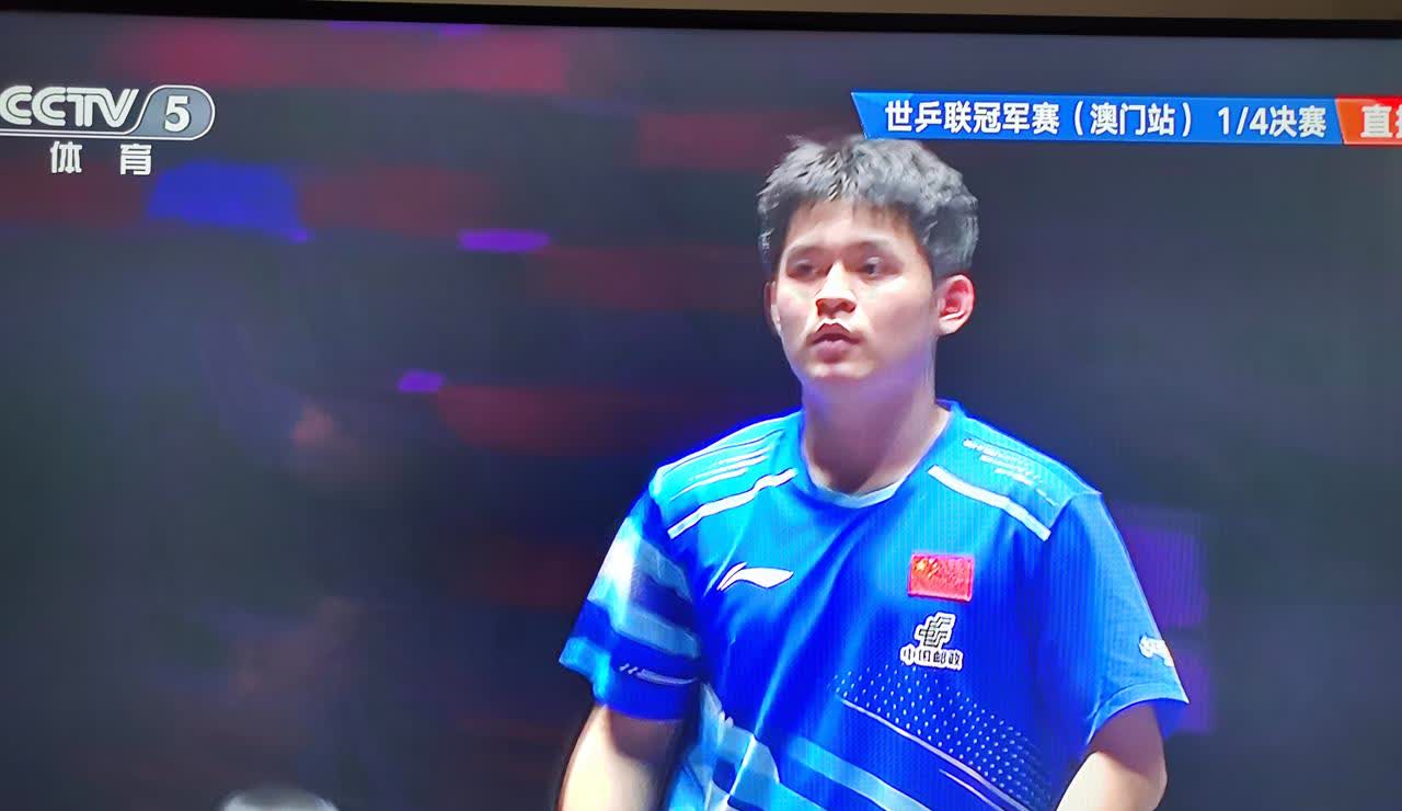 林诗栋爆冷出局，在刚刚结束的WTT澳门站八分之一比赛中，林诗栋以3:4输给林德，