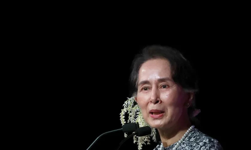 缅甸士兵朝中国红十字会车队开枪











天呐！缅甸士兵竟然朝我们中