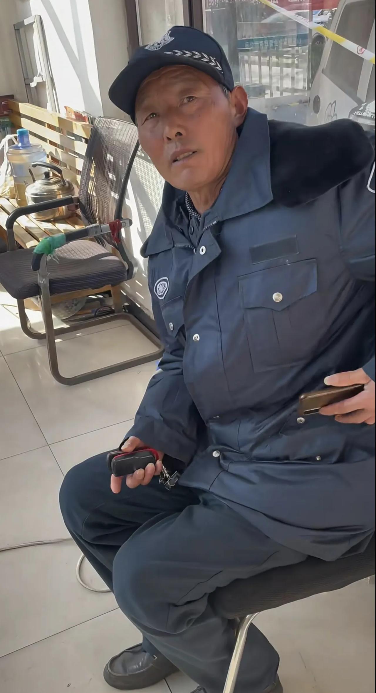 自从成都女子王某雅，在家门口被害案后出来后，我们小区的业主群里炸锅了，强烈要求几