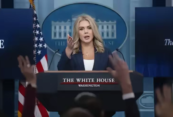白宫发言人莱维特宣称，对中国加征104%关税的举措已于美国东部时间中午（北京时间