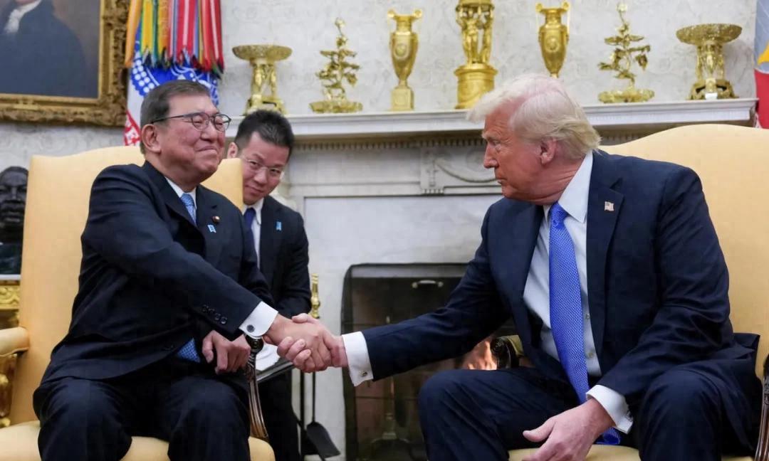 日本、美国关税又变了？说好的15％，还向美国投资5500亿，结果两边都在“演戏”