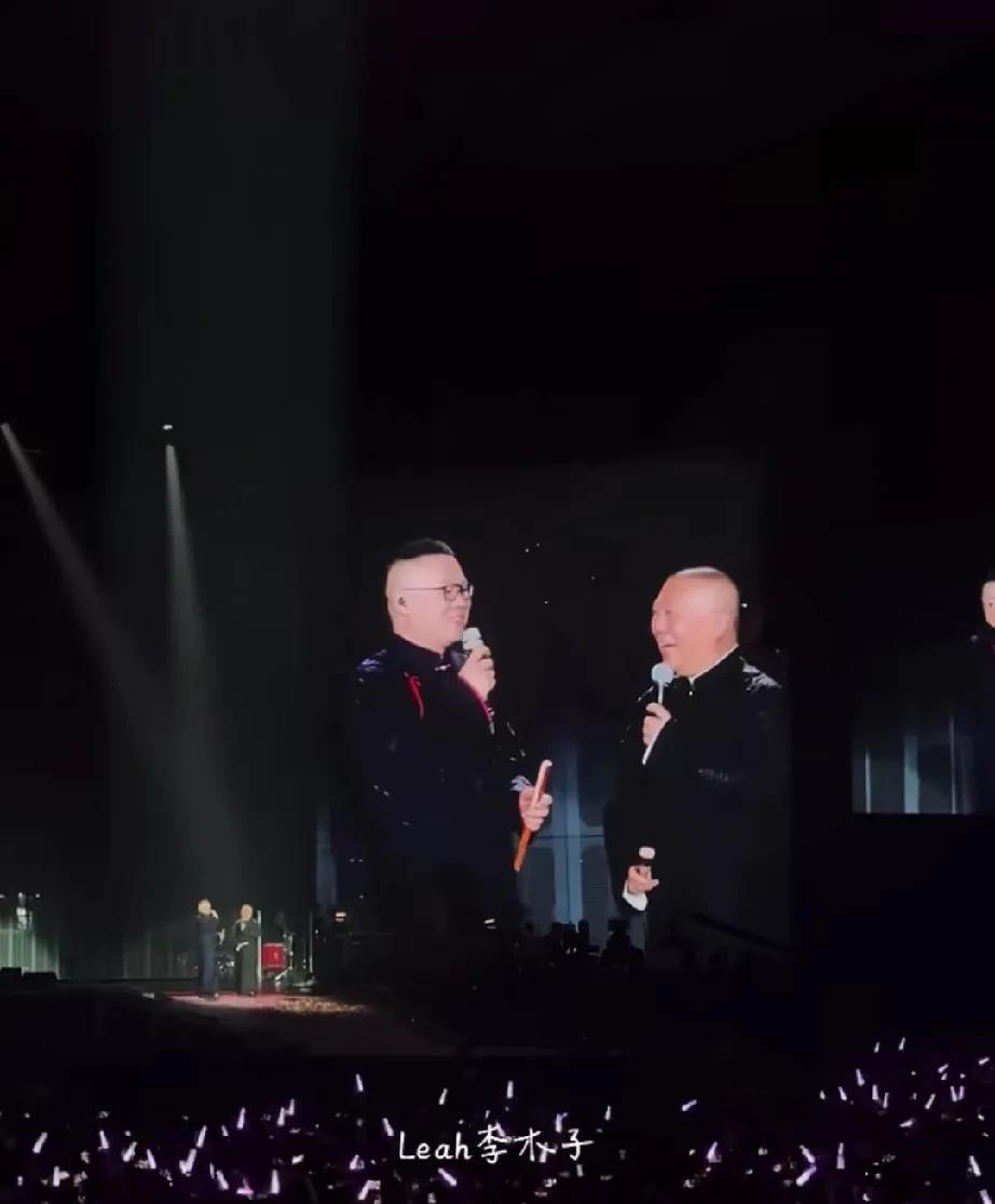 郭德纲真是独宠岳云鹏啊，张云雷第一次开演唱会他都没去。
今晚岳云鹏演唱会盛大开演