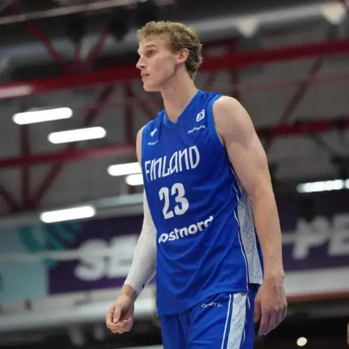 马尔卡宁这是憋坏了？NBA里受气，拿国际友人撒气啊！
对阵比利时两场热身赛砍下7