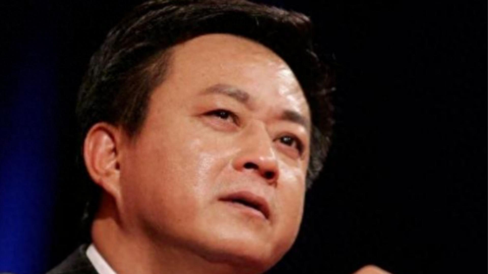 7年前那个诬告朱军，让朱军丢掉工作的弦子，现在如何了？