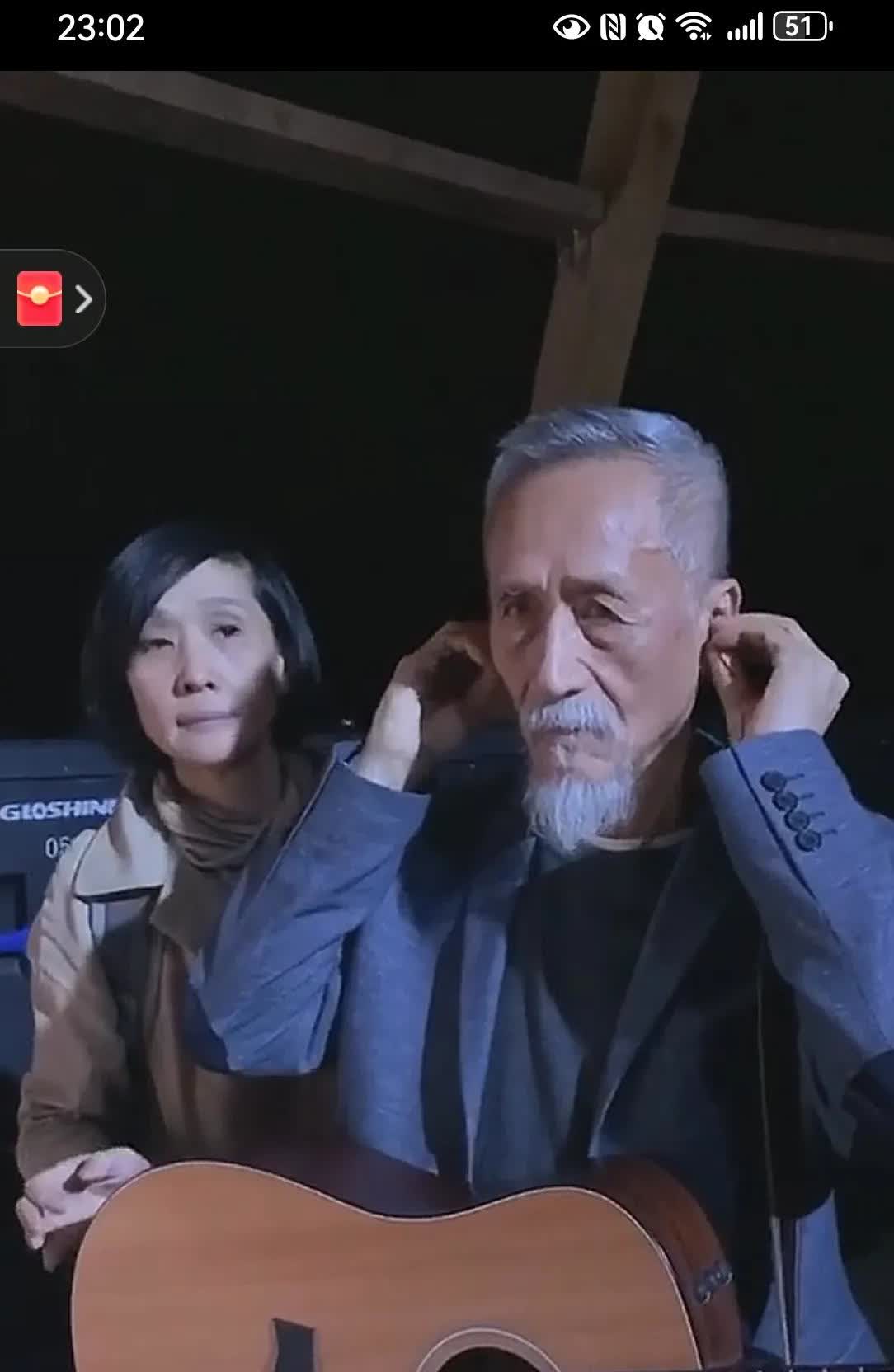 陈彼得的现任妻子巴度（本名钟惠文）照片曝光，十分美丽！

她也是一位很有才华