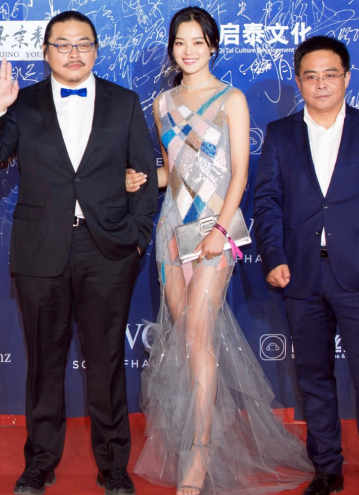 肤白还貌美，一双水汪汪的眼睛会说话，丰满的双唇又勾 魂[爱慕] 关键辛芷蕾还是天