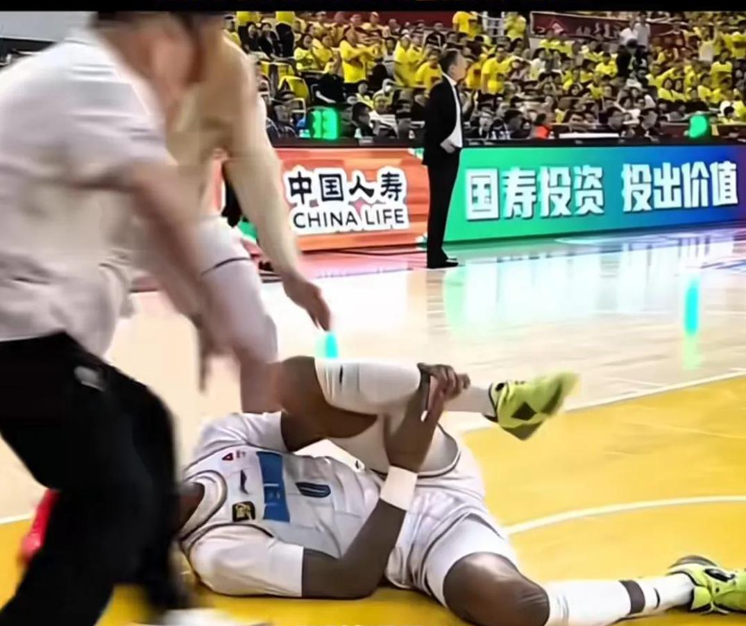 北京队付出这种代价赢球值吗
CBA半决赛4月29日又结束一场，北京继续客场击败山
