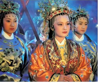 贾环和薛宝钗，谁才是最聪明的人？两个人所写的灯谜想说明什么？