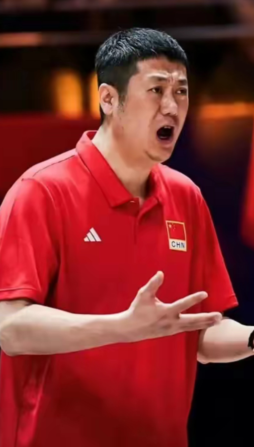 赵勇又出昏招

中国女排副攻要调整，这是不争的事实，最该下的是王媛媛，万梓月，但