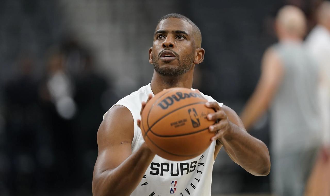 你不知道老保罗炮哥有多强，NBA第一控卫生涯无冠的超巨。
上赛季只有6位球员打满