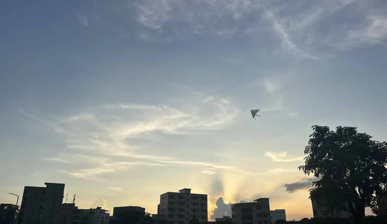 其实三方都赢了，中国通过此事件时控黄岩岛，美国通过此事件进一步强化了美菲关系，菲