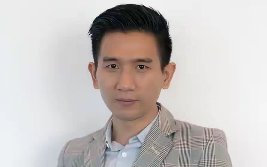 赵德胤和林生斌像吗？
      赵丽颖新恋情曝光之后，大伙直呼意外。前夫哥冯