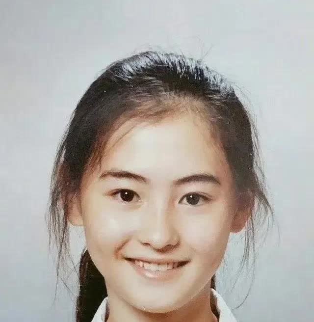 张柏芝和她的父亲，感觉很像，又感觉不像，