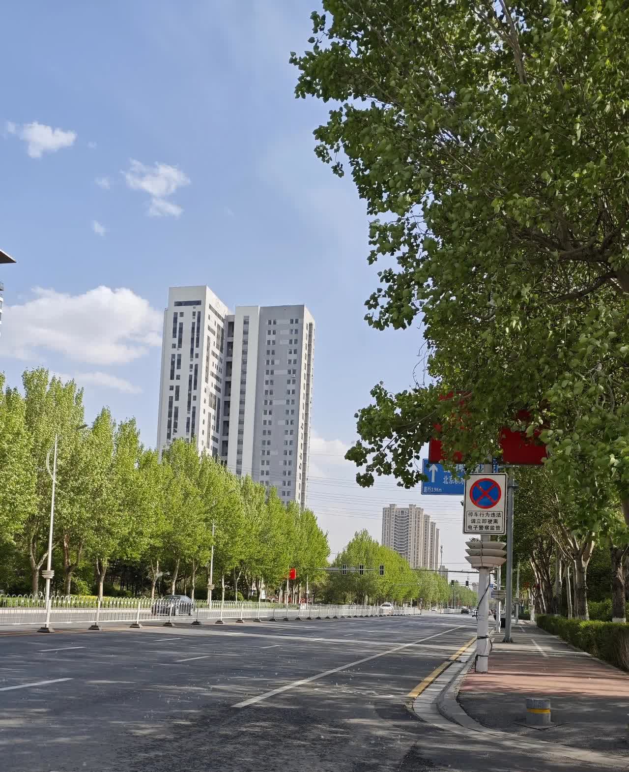终于把被刮伤的车取回来了。
5月3日在景区停车场被刮伤，当天下午送到4s店，昨