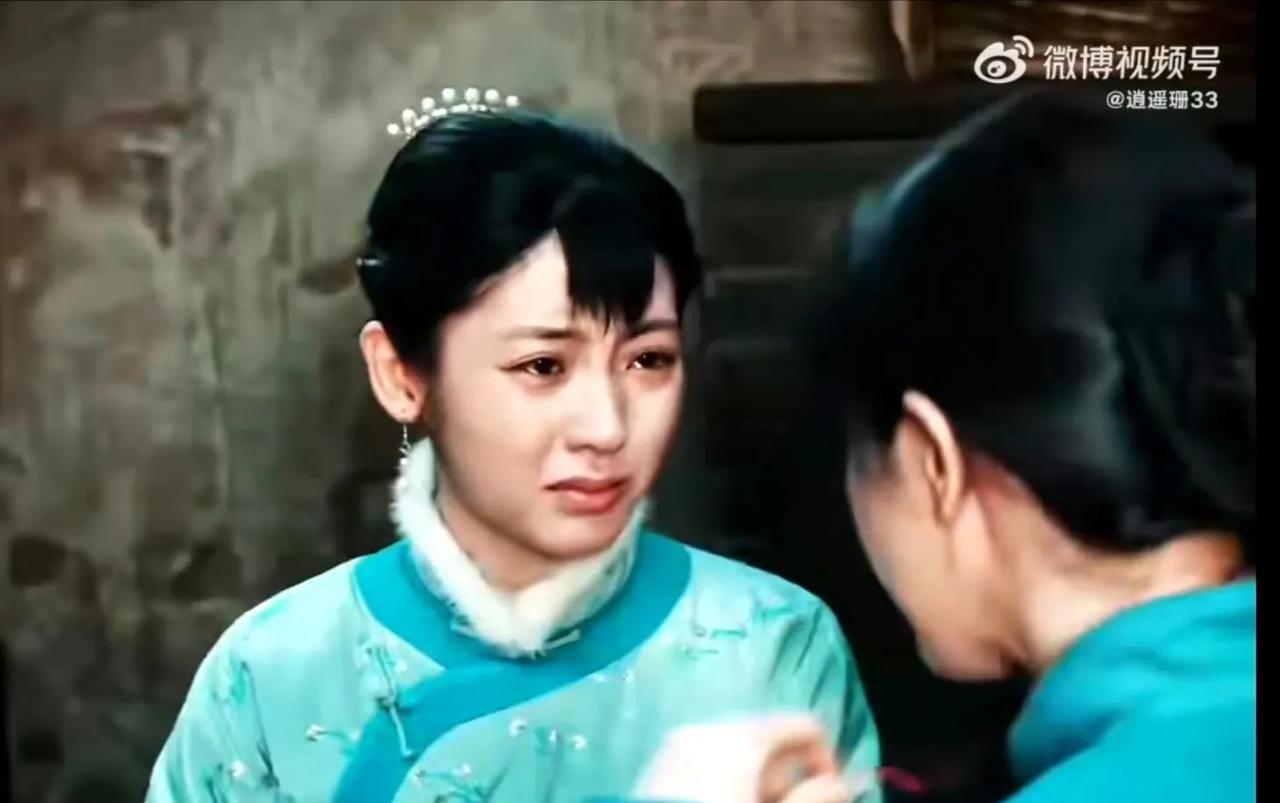 #邢菲非科班演技#
非科班出身的邢菲，用实力打破偏见！在《生万物》中，她饰演的宁