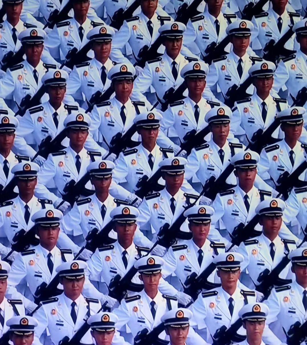 试问地球上还有哪一个国家像中国一样，有如此强大且非凡的组织能力，能做到如此整齐划