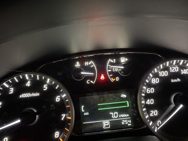 轩逸经典仪表漏光
24款轩逸经典豪华版
两百多公里仪表漏光