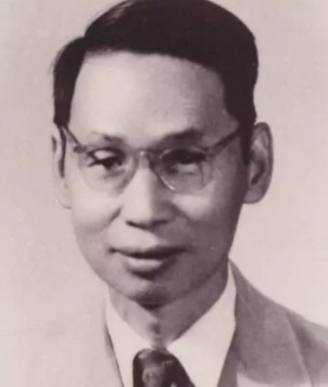 1937年，一名乞丐步行3000里，来到清华大学临时校舍，校长认出他后，瞬间露出