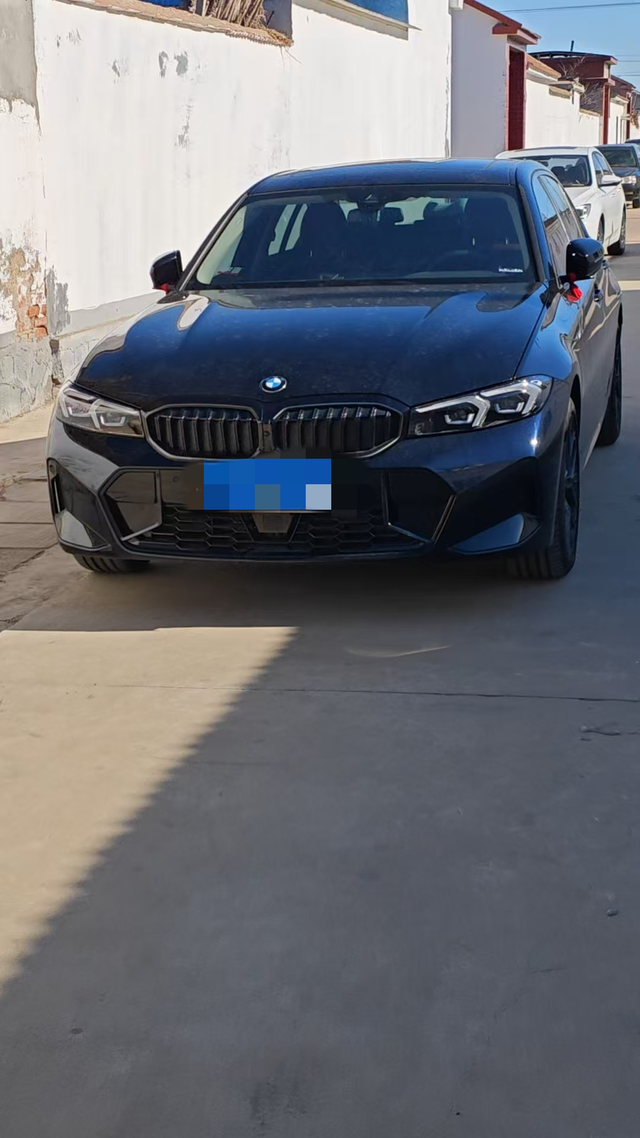 新款330优缺点
优点 1：动力充沛 245p马力给多少油冲哪里跟一般的电车也能