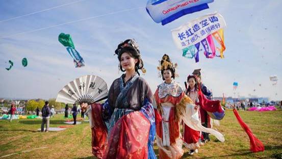 国庆出行偶遇“长虹空调”：用陪伴感玩出旅程新回忆