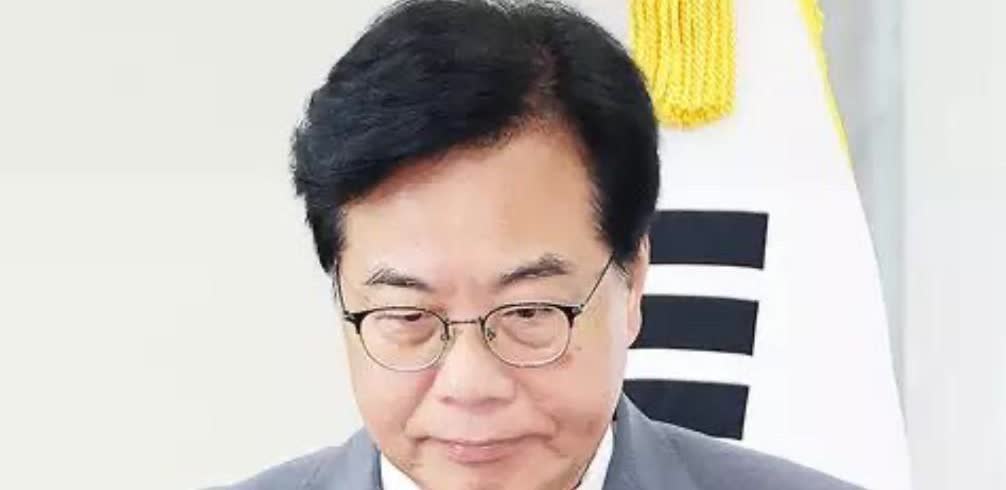 “尹再次被捕令人遗憾”——低头致歉的同时，国民力量党抨击特检“这是政治报复”。
